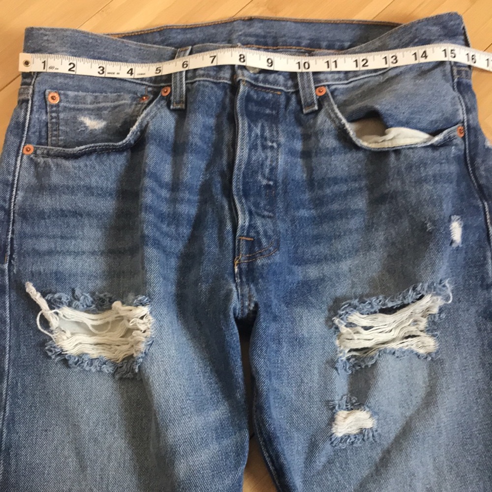 Levi’s 501 Men's Jean Destruction 31 x 32 - Picture 2 of 9